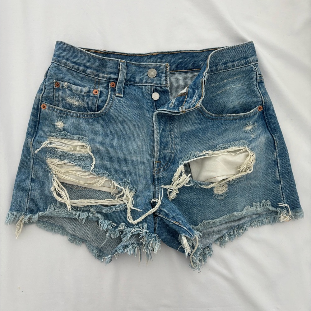 Levi’s Distressed Blue Denim Shorts Size 26